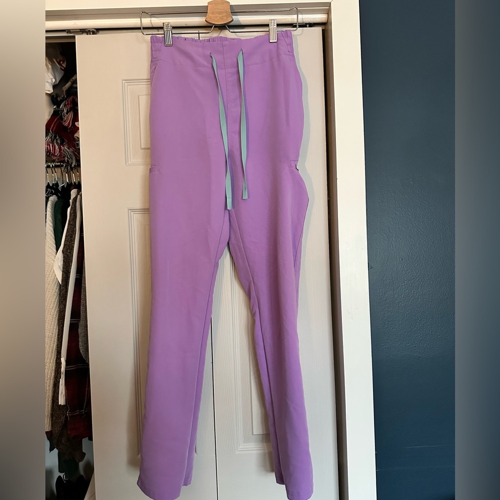 Figs lilac dawn pants size small